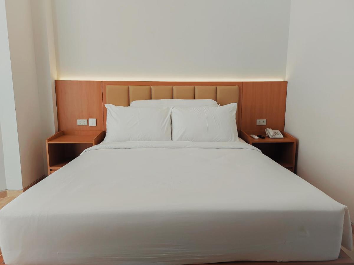 Ayman Syariah Hotel Sorabaya Extérieur photo